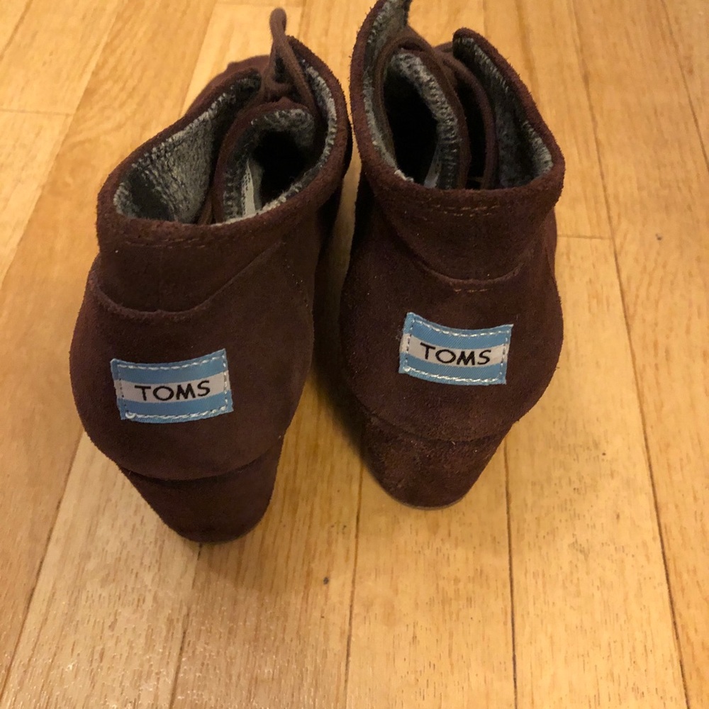 TOMS - Picture 2 of 4